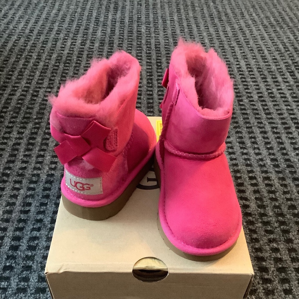 Ugg Uggs Bailey bow baby toddler girls cerise hot pink fuchsia boots 6